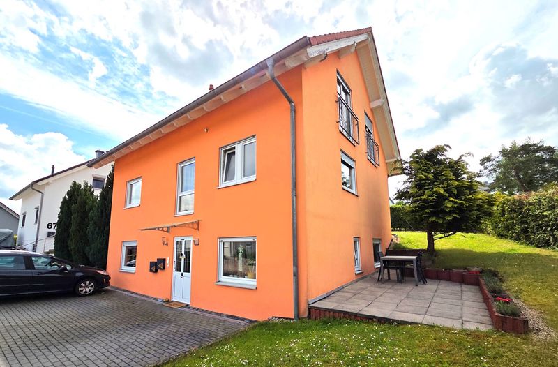 Familienfreundliches Einfamilienhaus mit Einliegerwohnung auf Erbpachtgrundstück